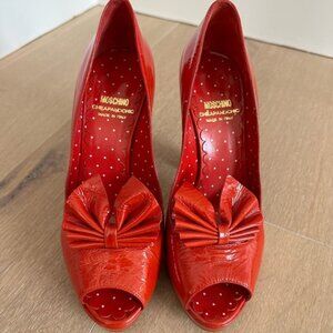 Moschino Cheap and Chic  Bow Patent Red Peep Toe Leather Heels Size 37